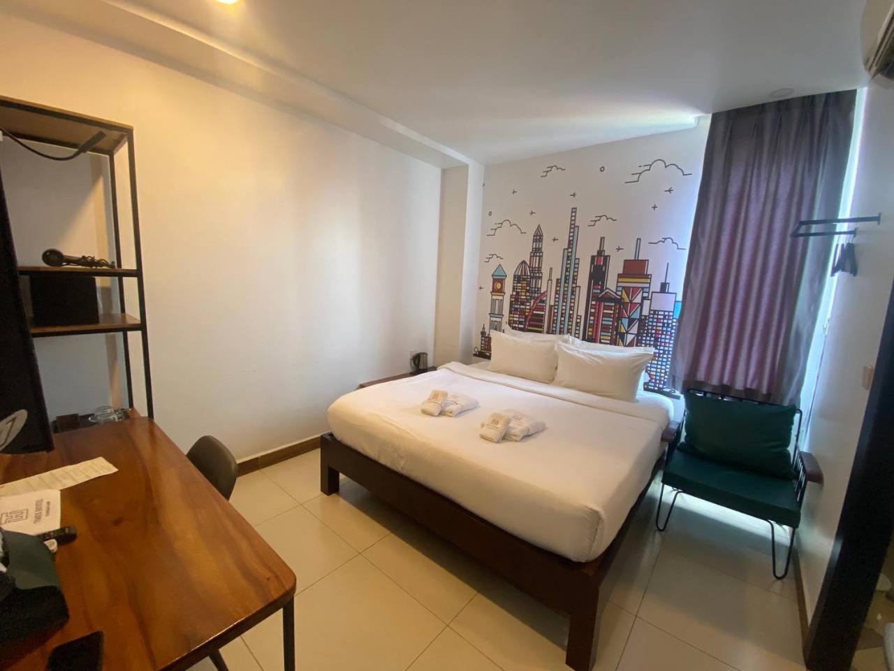 Times Hotel At Bassac Lane Phnom Penh Ngoại thất bức ảnh